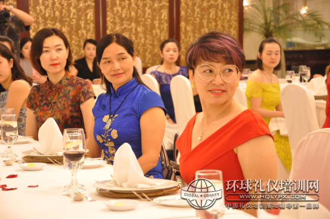 e0293fdb81c01de8d8178f2600058d8f.jpg